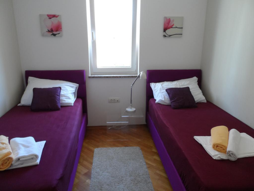 Apartment Soni A4 Krk Town Exteriör bild