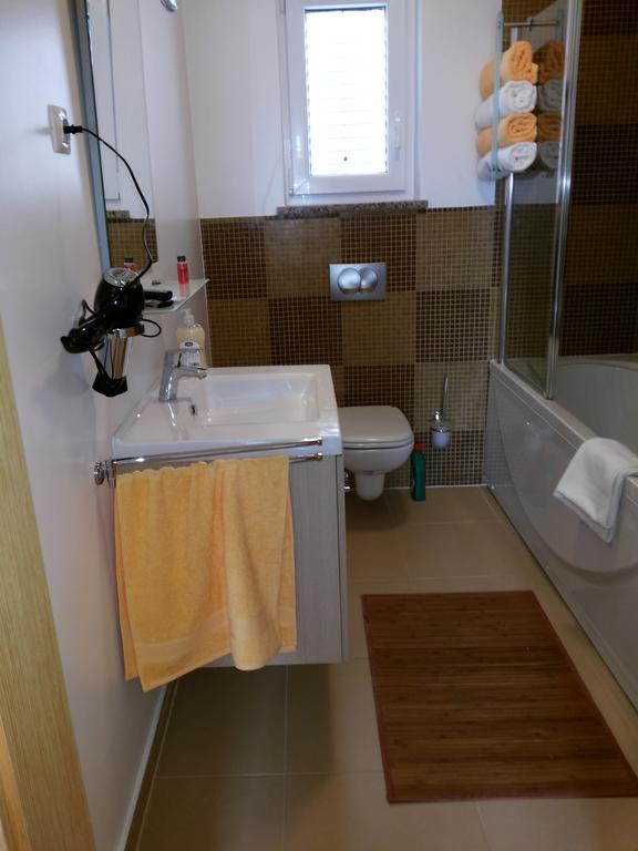 Apartment Soni A4 Krk Town Exteriör bild