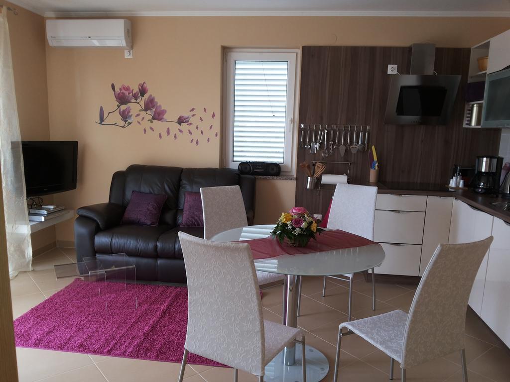 Apartment Soni A4 Krk Town Exteriör bild